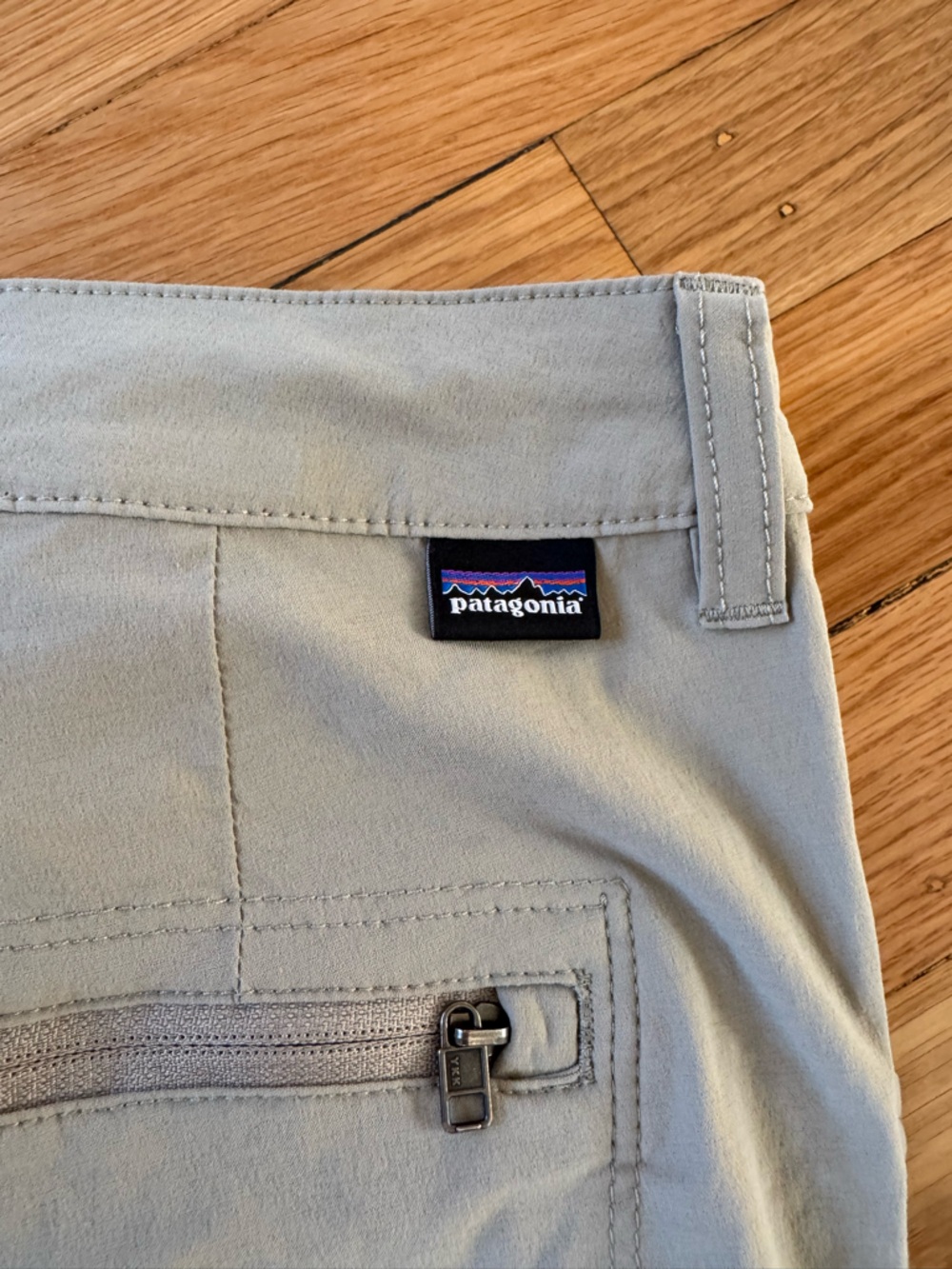 Patagonia Women’s Light Beige/Taupe Cargo Convertible Hiking Pants - Picture 4 of 4